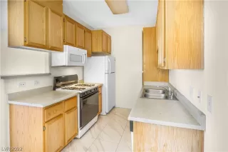 Photo #2: 2367899 Listing 