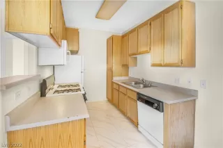 Photo #3: 2367899 Listing 