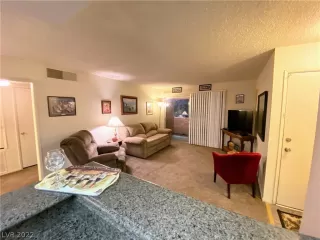 Photo #1: 2367900 Listing 