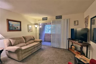Photo #2: 2367900 Listing 