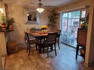 Photo #5: 2367904 Listing