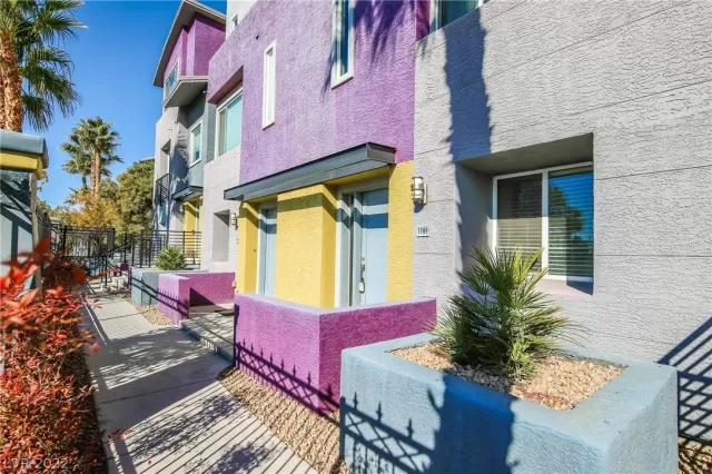 MLS: 2367916 Condo For Sale