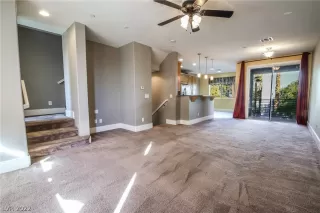 Photo #3: 2367916 Listing