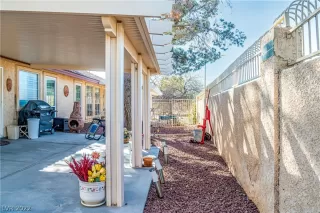 Photo #3: 2367923 Listing 