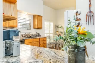 Photo #6: 2367923 Listing 