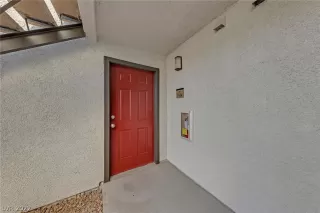 Photo #1: 2367933 Listing 