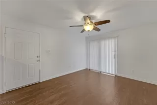 Photo #2: 2367933 Listing 