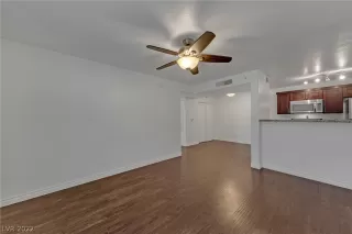 Photo #4: 2367933 Listing 