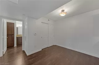 Photo #5: 2367933 Listing 