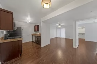 Photo #6: 2367933 Listing 