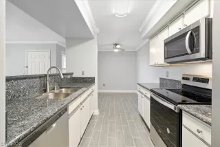 Photo #2: 2367934 Listing