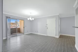 Photo #3: 2367934 Listing