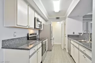 Photo #4: 2367934 Listing