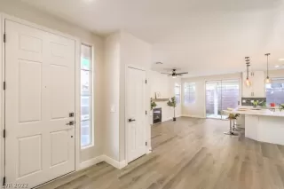 Photo #4: 2367950 Listing