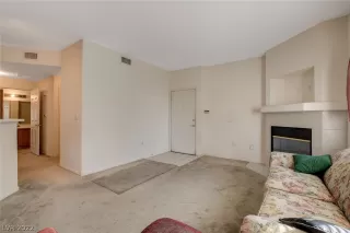 Photo #3: 2367979 Listing