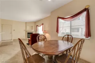 Photo #6: 2367979 Listing