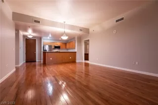 Photo #5: 2367993 Listing 