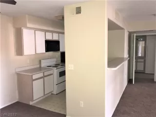 Photo #6: 2368004 Listing