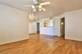 Photo #4: 2368009 Listing