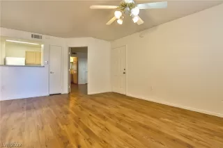 Photo #5: 2368009 Listing