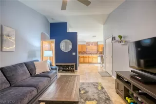 Photo #4: 2368089 Listing