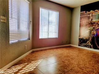 Photo #2: 2368101 Listing 