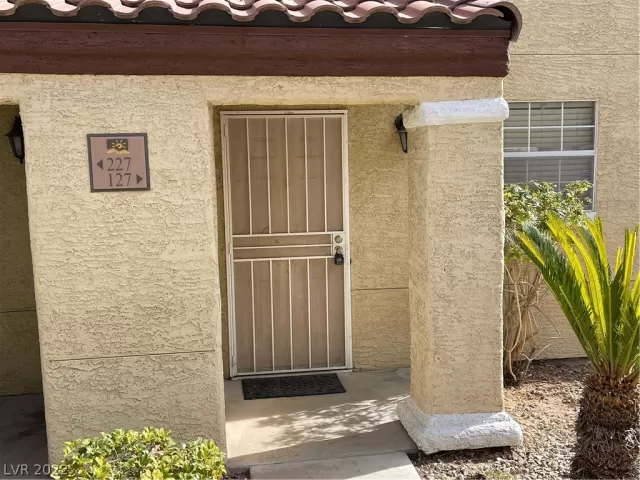 MLS: 2368103 Condo For Sale