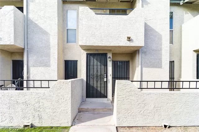 MLS: 2368104 Condo For Sale