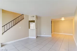 Photo #2: 2368104 Listing 