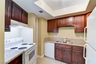 Photo #5: 2368104 Listing 