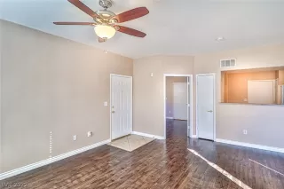 Photo #4: 2368112 Listing