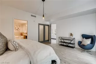 Photo #6: 2368115 Listing