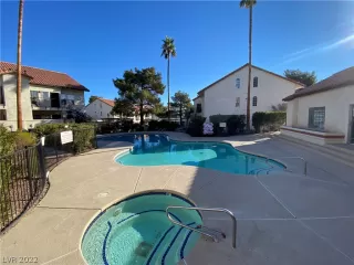 Photo #6: 2368126 Listing 