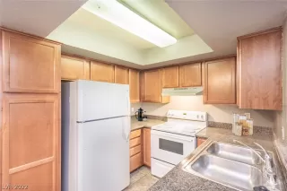 Photo #4: 2368129 Listing 