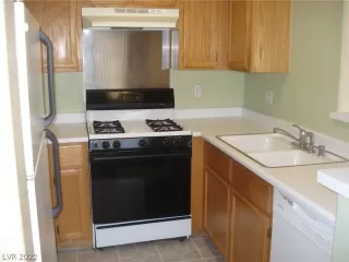 Photo #5: 2368139 Listing 