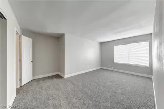 Photo #4: 2368188 Listing 