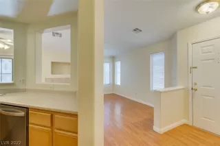 Photo #6: 2368189 Listing 