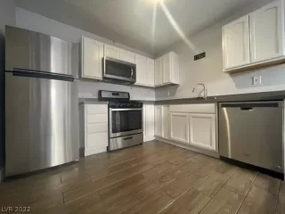 Photo #4: 2368197 Listing 