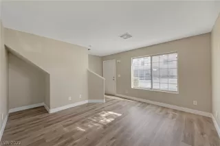 Photo #2: 2368229 Listing