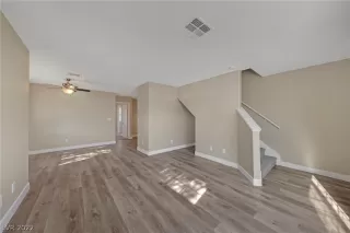 Photo #3: 2368229 Listing