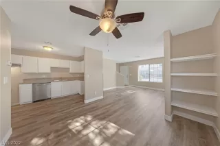 Photo #5: 2368229 Listing