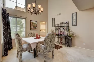 Photo #3: 2368262 Listing 