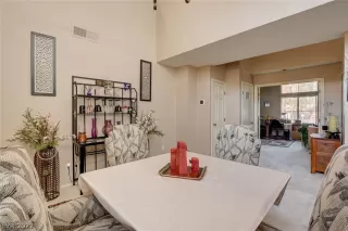 Photo #4: 2368262 Listing 