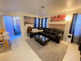 Photo #2: 2368268 Listing