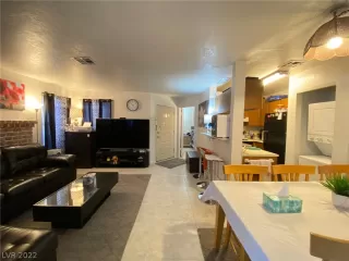 Photo #5: 2368268 Listing