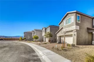 Photo #1: 2368273 Listing 