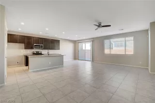 Photo #3: 2368273 Listing 
