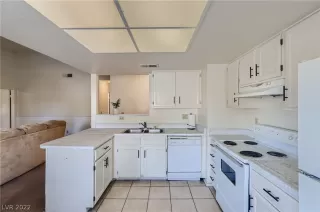 Photo #4: 2368286 Listing