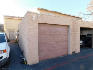 Photo #1: 2368317 Listing 