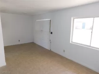 Photo #6: 2368317 Listing 